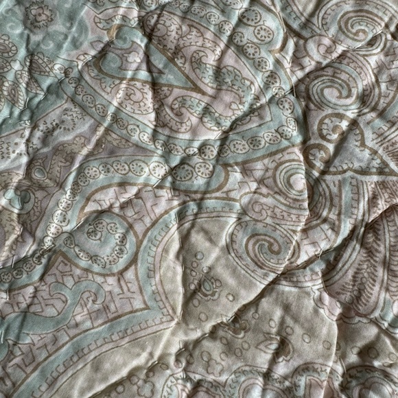 Pottery Barn Aubrey Paisley Full/Queen Quilt With 2 Standard Shams - Picture 4 of 10